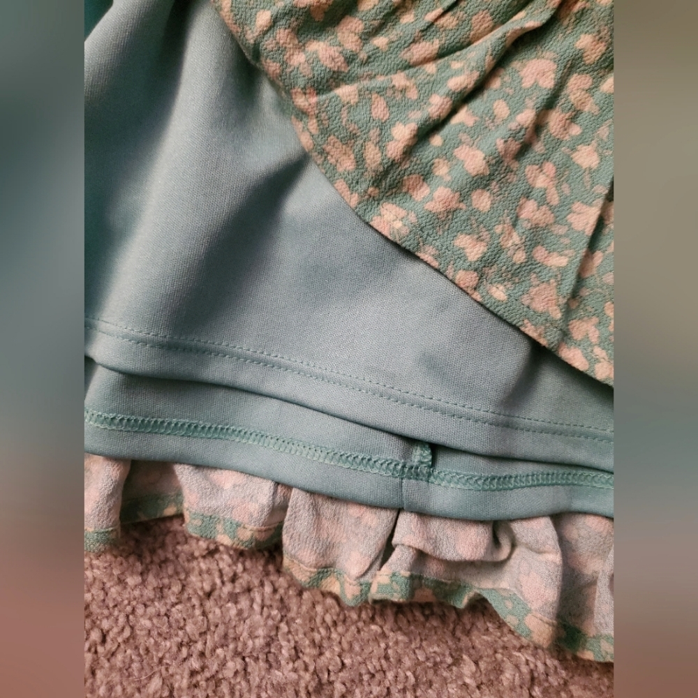 NWOT American Eagle green floral, ruffle tiered mini skirt sz. L - Picture 3 of 9